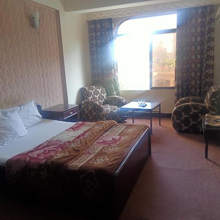Hotel Al Badar Равалпинди Екстериор снимка