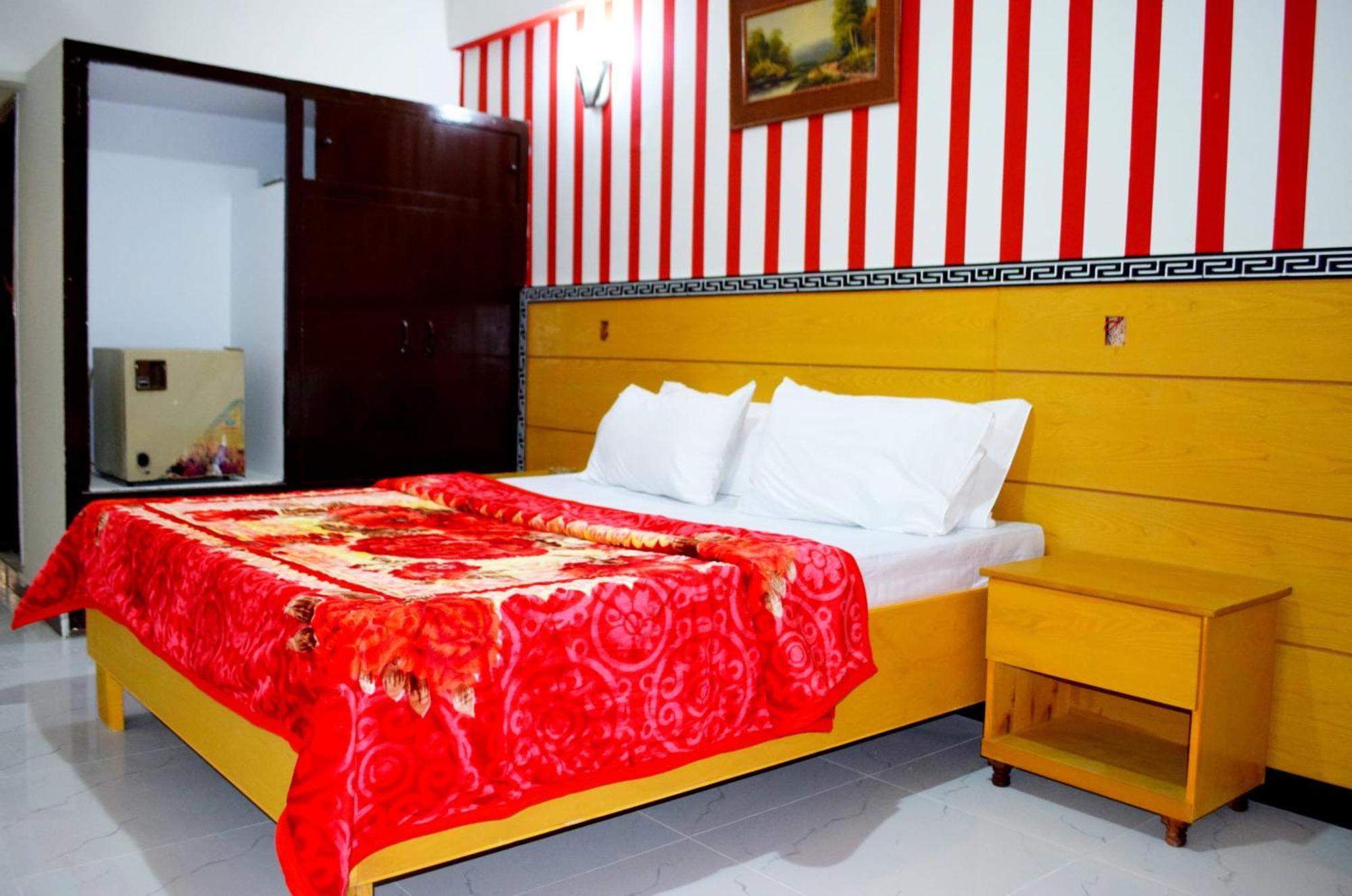 Hotel Al Badar Равалпинди Екстериор снимка