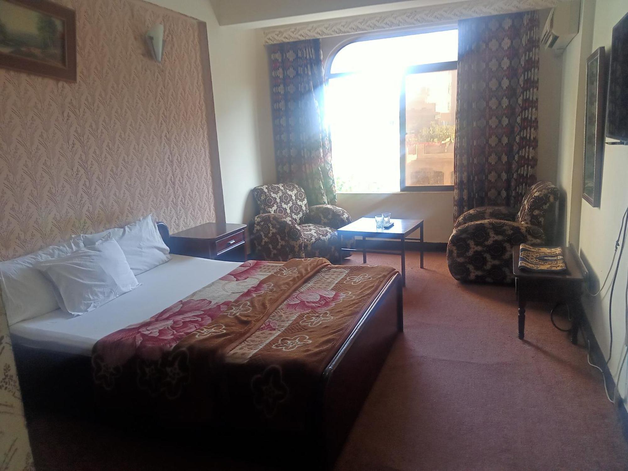 Hotel Al Badar Равалпинди Екстериор снимка