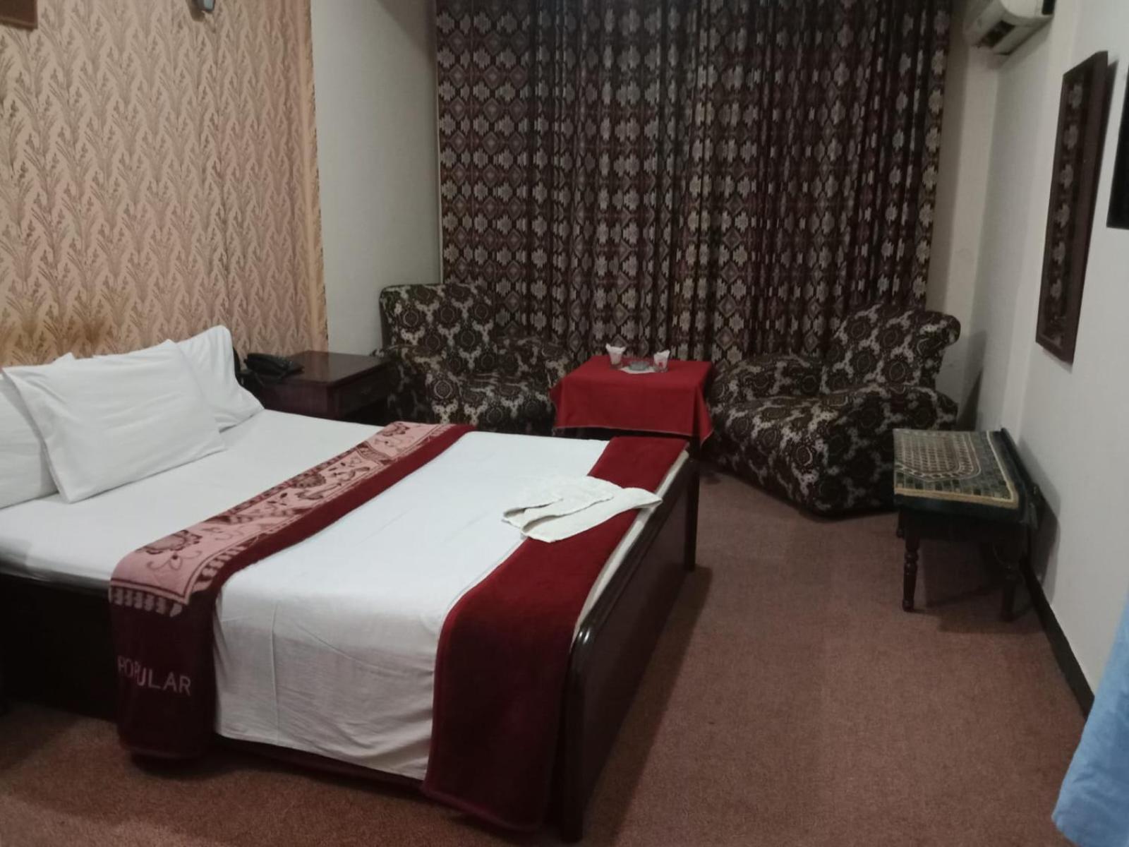 Hotel Al Badar Равалпинди Екстериор снимка